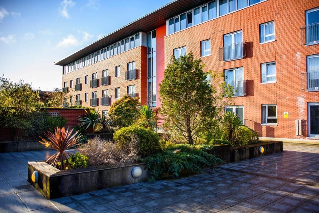 Luxury City Apartment Underground Parking 5* Belfast Exterior photo